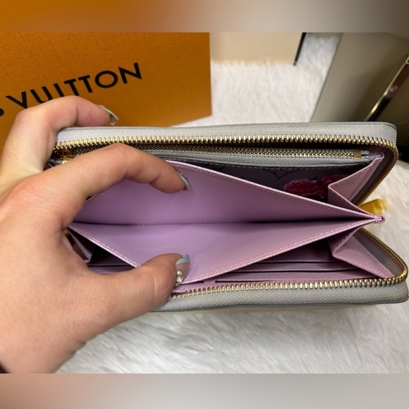 Louis Vuitton•Garden Monogram Zippy Wallet - RARE 🦄 - Picture 4 of 6